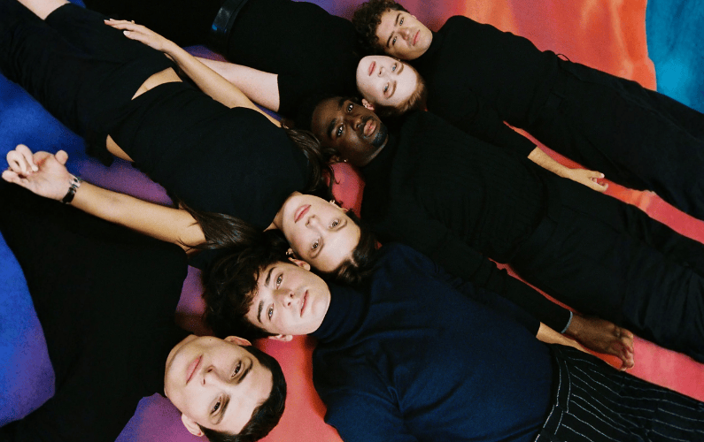 Stranger Things 5: Elenco Surge em Fotos Inéditas