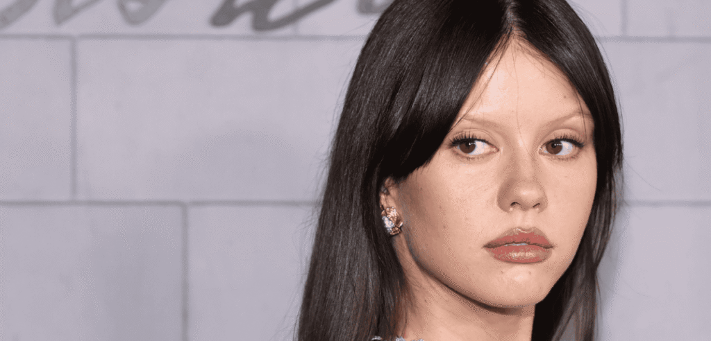 Mia Goth - Melanto